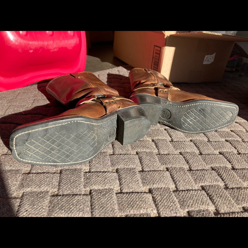 Used 8.5 FRYE mid calf biker boot - Picture 3 of 6